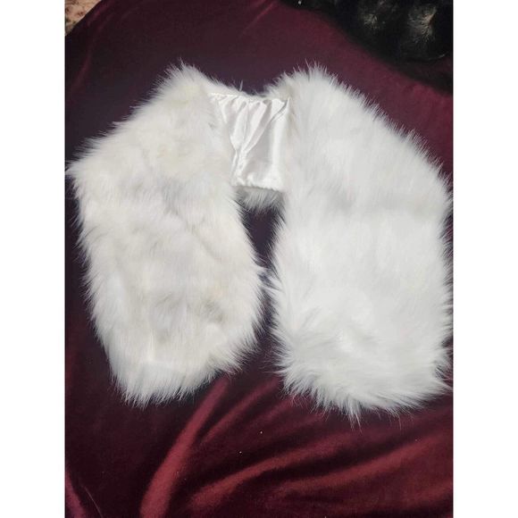 Urban Outfitters Jagger Faux Fur Collar White - Picture 1 of 5